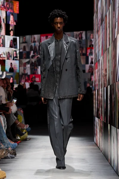 Look 12